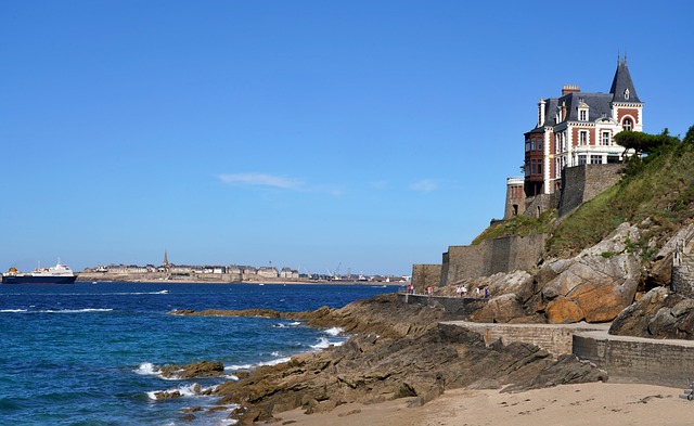 Découvrez les Avantages Incomparables de Camper Près de la Mer en Bretagne